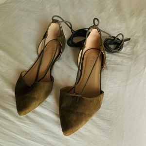 Pointed-Toe Lace-Up Flats